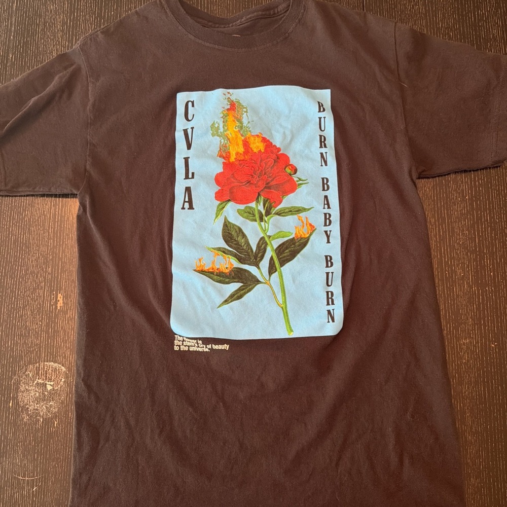 CVLA Burn Baby Burn Graphic Tee Mens Black Rose T-Shirt Size M